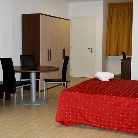 Hotel Piazza Dante Taranto Exterior foto
